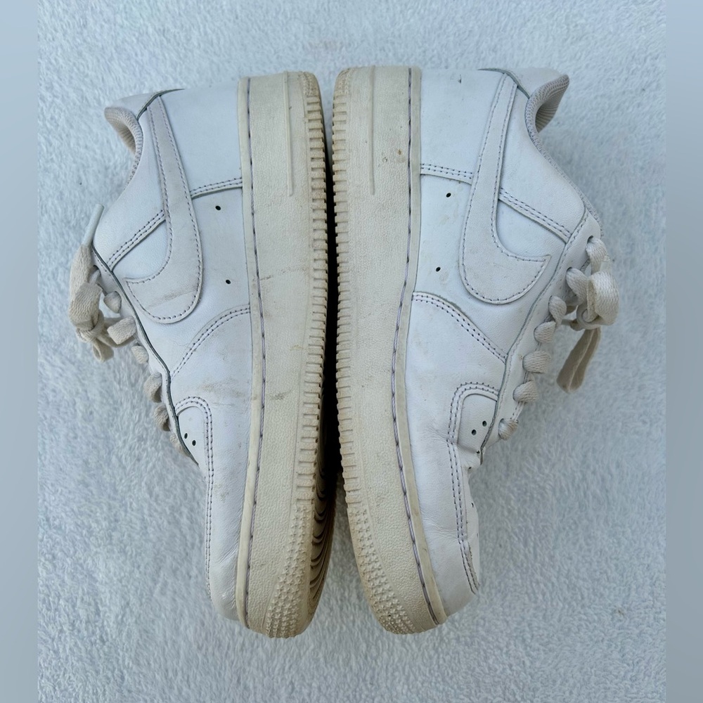 Nike Air Force 1 "07 low Triple Whites Shoes Low Top Sneakers Sz. 7.5